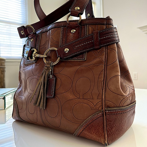 Original COACH BAG, leather medium hand bag, PERFECT CONDITION, WILL NEGOTIATE - Picture 2 of 7